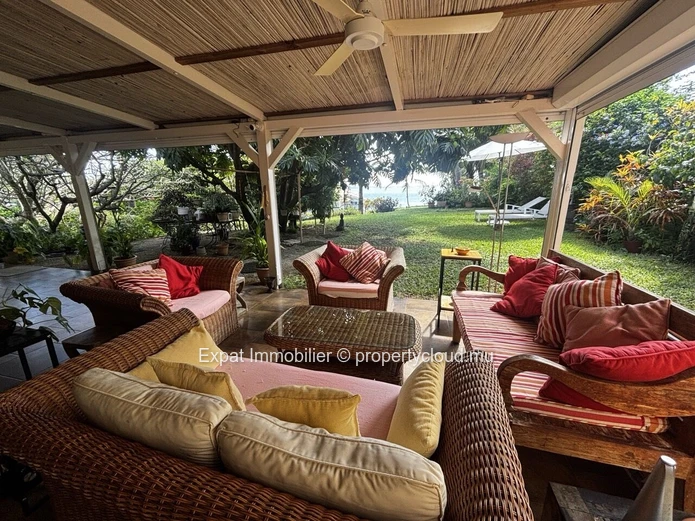 Villa En Front De Mer Avec Accès Direct À La Plage – Péreybère