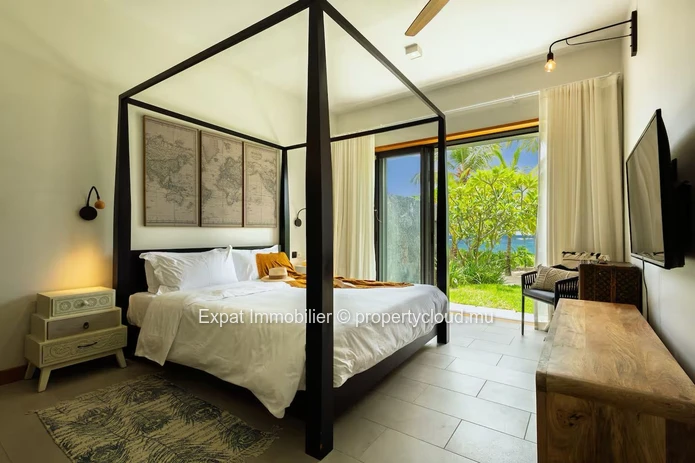 Appartement de prestige en bord de mer avec vue sur le Coin de Mire – Pointe d’Azur, Péreybère