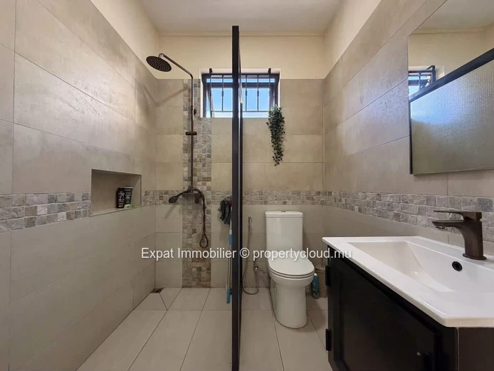 Studio 1 chambre à louer – Grand Baie, à proximité immédiate de Super U