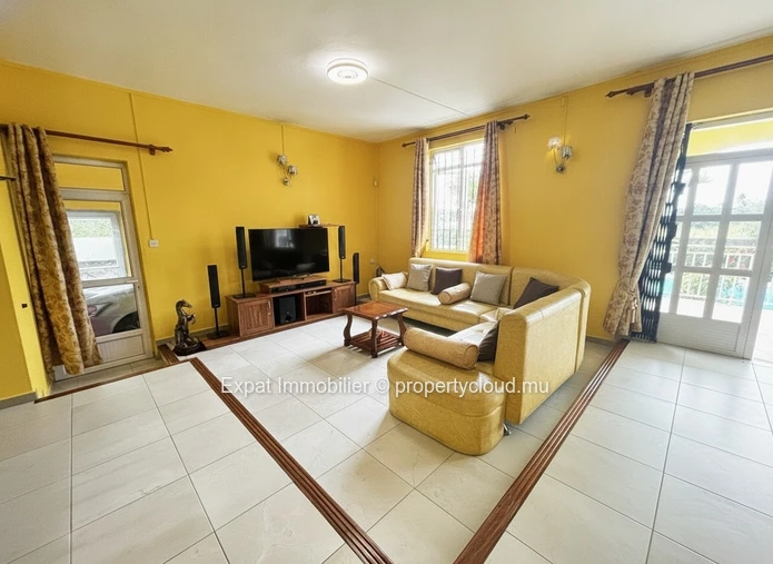 Villa Familiale 4 Chambres Avec Piscine Et Jardin – Grand Gaube