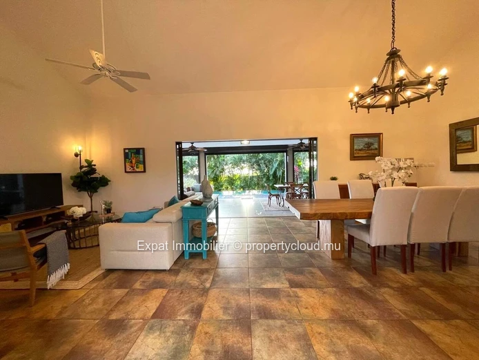 Villa D’Exception À Vendre En Exclusivite  – Mont Piton – Élégance, Sécurité & Confidentialité