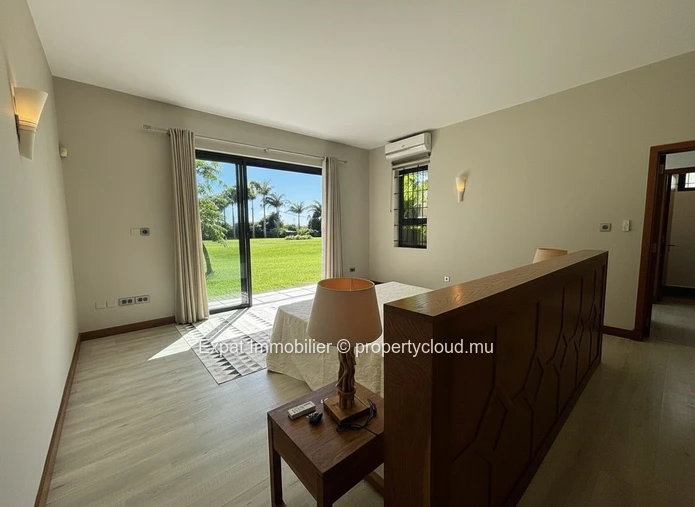 Villa D’Exception De 400 M² Sur 6000 M² De Jardin Paysager – Forêt Daruty