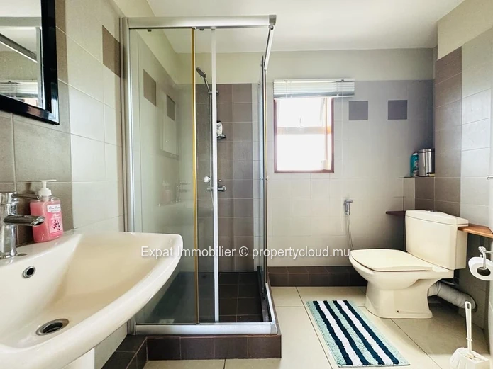 Duplex 3 Chambres En Résidence Avec Piscine – À 5 Minutes À Pied Du Centre De Grand Baie