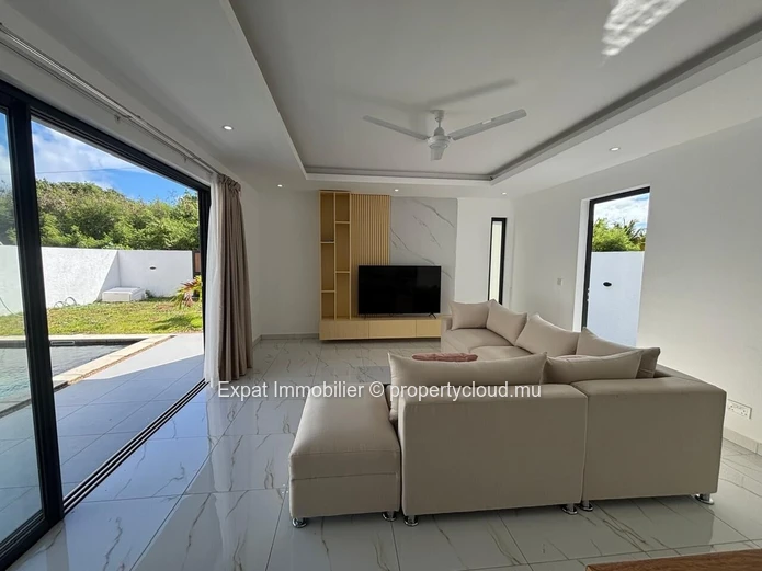 Villa Neuve Avec Piscine À Calodyne – À 2 Minutes D’Intermart