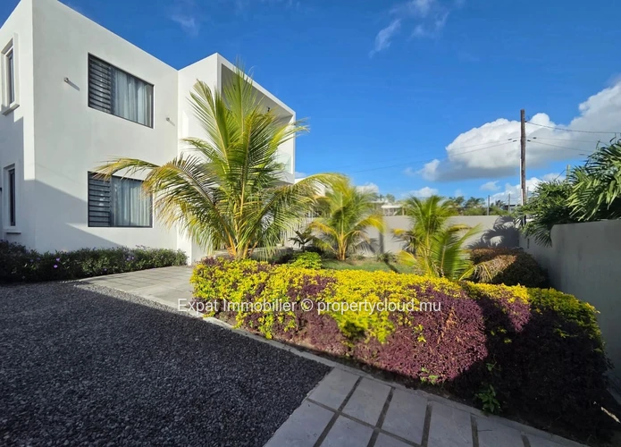 Villa familiale avec jardin dans un environnement calme – Grand Baie