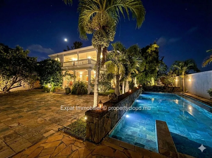Villa coloniale de caractère avec piscine – Pointe aux Canonniers
