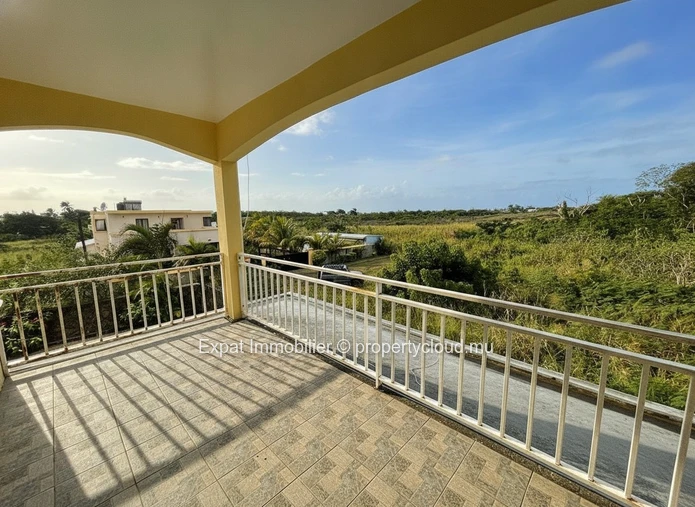 Villa Familiale 4 Chambres Avec Piscine Et Jardin – Grand Gaube