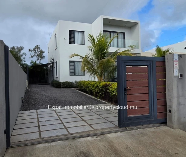 Villa familiale avec jardin dans un environnement calme – Grand Baie