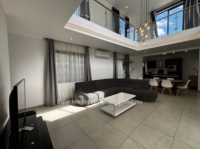 Exclusivité – Villa Contemporaine Avec Séjour Cathédrale, Jardin & Piscine – Péreybère