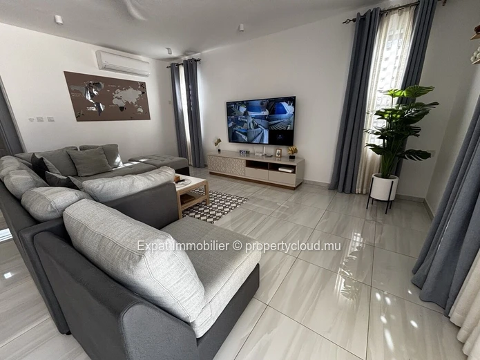 VILLA DE PLAIN-PIED 3 CHAMBRES, PISCINE ET VARANGUE TROPICALE – Grand Baie