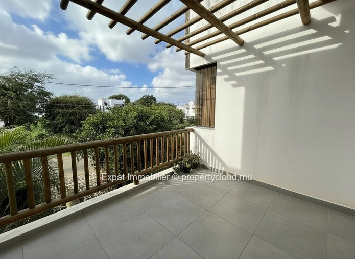 Villa Recente Avec Piscine & Rooftop – Veritable Opportunite À Trou Aux Biches