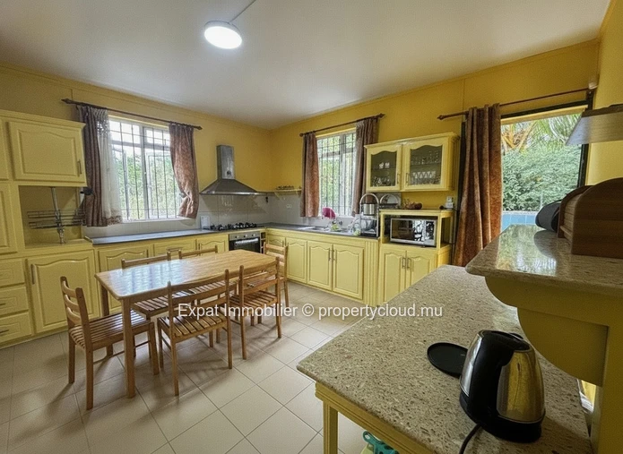Villa Familiale 4 Chambres Avec Piscine Et Jardin – Grand Gaube