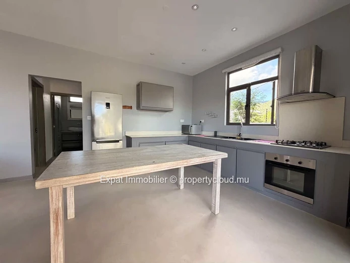Villa individuelle 4 chambres avec piscine et vue exceptionnelle sur Le Morne – À louer à La Gaulette