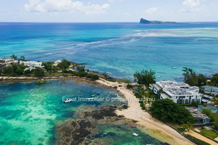 Appartement de prestige en bord de mer avec vue sur le Coin de Mire – Pointe d’Azur, Péreybère