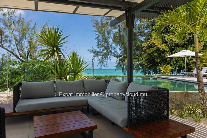 Appartement de prestige en bord de mer avec vue sur le Coin de Mire – Pointe d’Azur, Péreybère