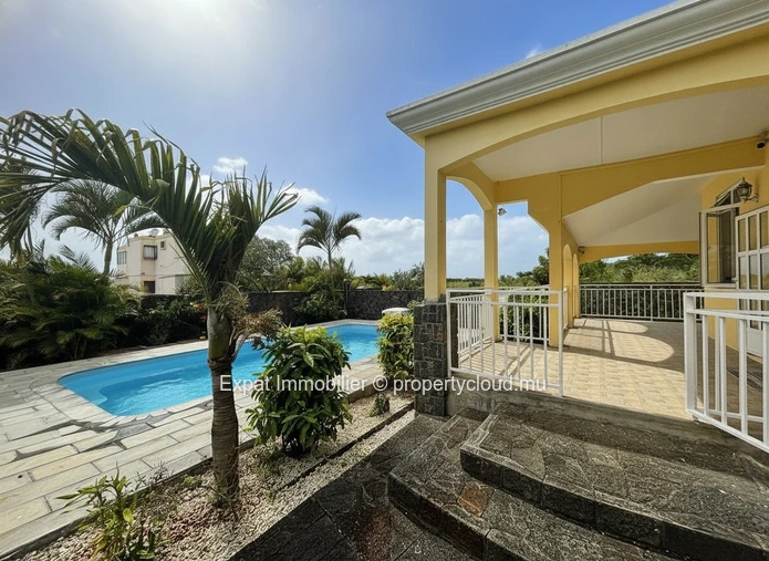 Villa Familiale 4 Chambres Avec Piscine Et Jardin – Grand Gaube