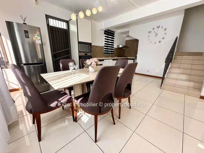 Maison 2 chambres à louer à Péreybère – Piscine, sécurité et emplacement pratique proche de Chemin Le Flamant
