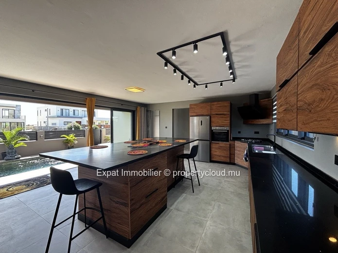 VILLA D’ARCHITECTE NEUVE 450M2 – ROOFTOP VUE MER, PRESTATIONS D’EXCEPTION & APPARTEMENT COMMUNICANT – Flic-en-Flac