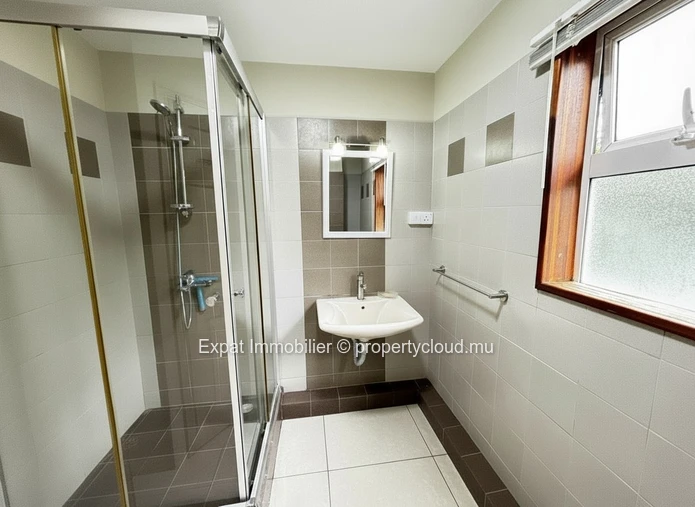 Duplex 3 Chambres En Résidence Avec Piscine – À 5 Minutes À Pied Du Centre De Grand Baie
