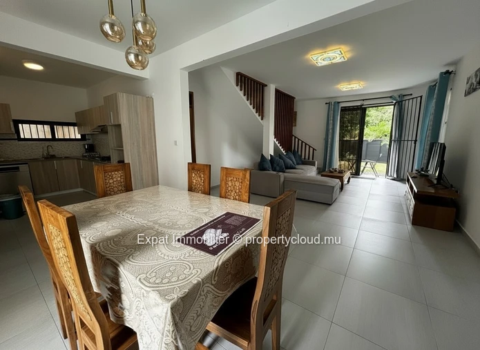 Villa Recente Avec Piscine & Rooftop – Veritable Opportunite À Trou Aux Biches