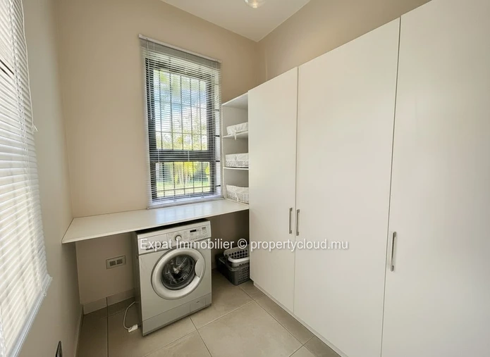 Villa D’Exception De 400 M² Sur 6000 M² De Jardin Paysager – Forêt Daruty