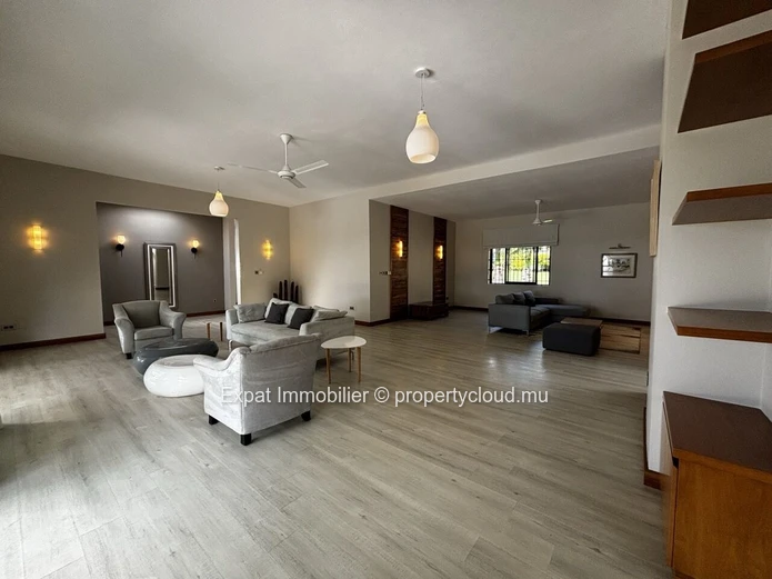Villa D’Exception De 400 M² Sur 6000 M² De Jardin Paysager – Forêt Daruty