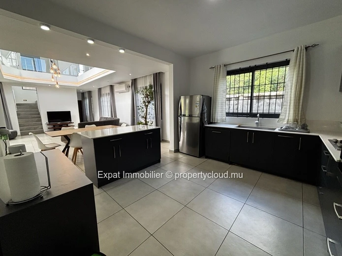 Exclusivité – Villa Contemporaine Avec Séjour Cathédrale, Jardin & Piscine – Péreybère