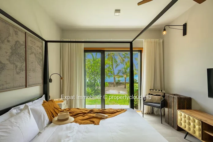 Appartement de prestige en bord de mer avec vue sur le Coin de Mire – Pointe d’Azur, Péreybère
