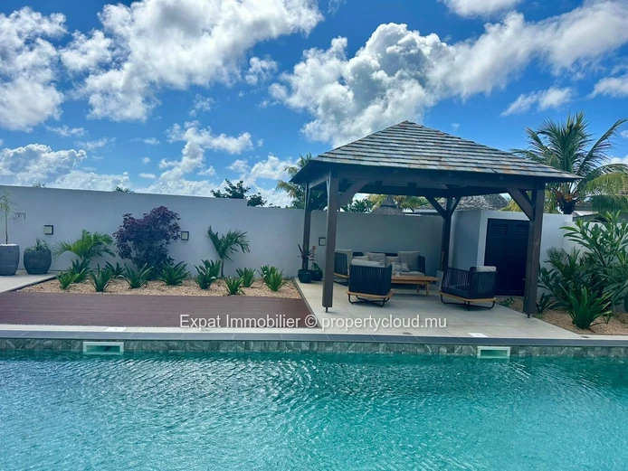 Villa Neuve Avec Piscine, Kiosque Et Garage Double Télécommandé – Grand Baie