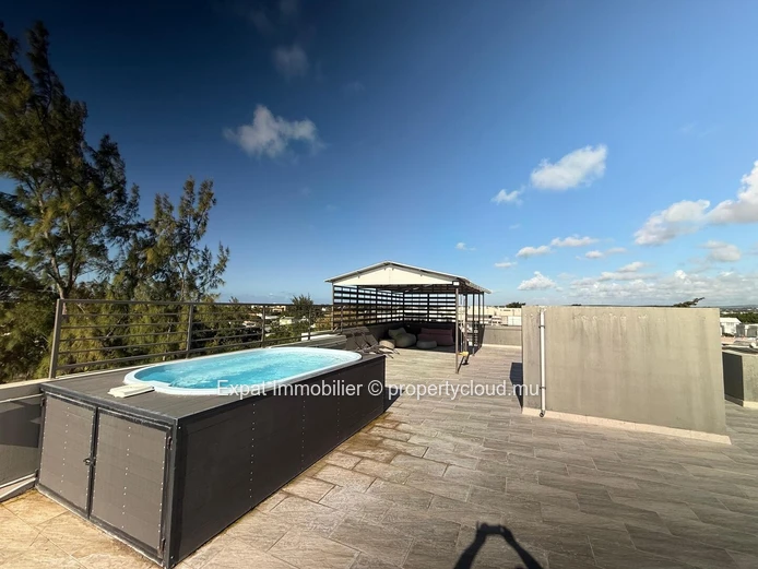 À vendre – Penthouse moderne avec rooftop et piscine privée à Péreybère