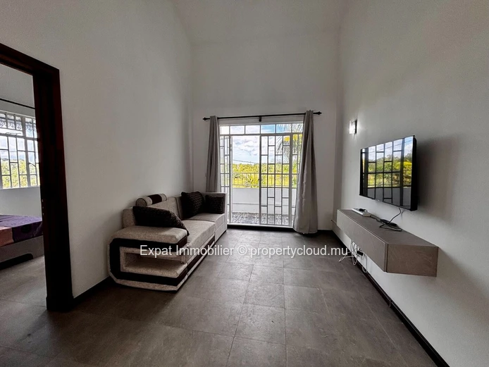 Villa Familiale Avec Piscine En Ardoise Et Garage Motorisé – Péreybère