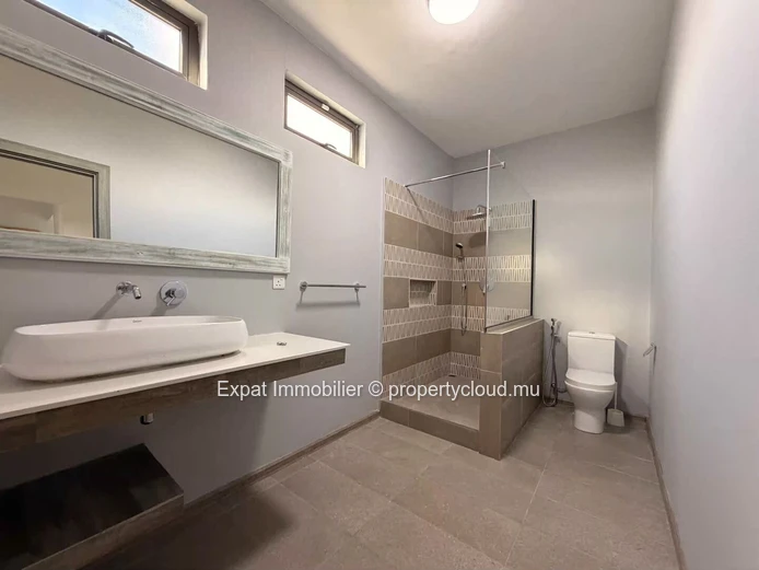 Villa individuelle 4 chambres avec piscine et vue exceptionnelle sur Le Morne – À louer à La Gaulette