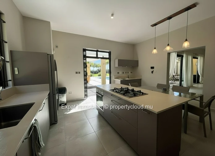 Villa D’Exception De 400 M² Sur 6000 M² De Jardin Paysager – Forêt Daruty