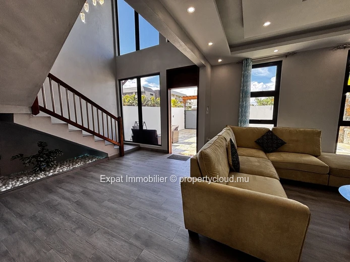 Villa contemporaine neuve avec piscine et grandes ouvertures vitrées – Grand Baie