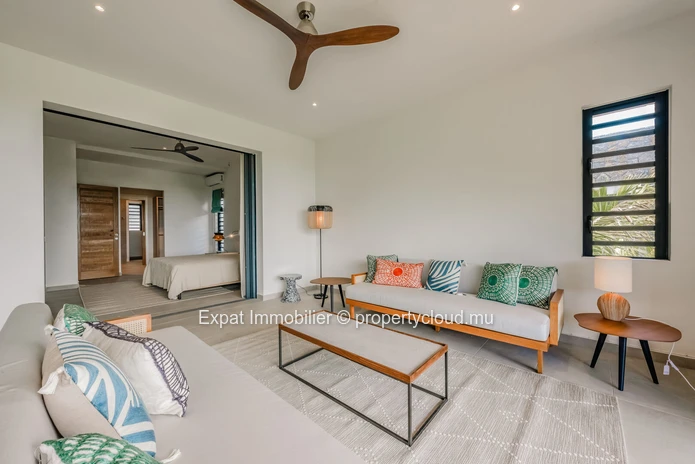 Prestigious 4-Bedroom Apartment With Panoramic Mountain Views – Bellevue Living