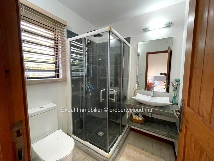Villa D’Exception À Vendre En Exclusivite  – Mont Piton – Élégance, Sécurité & Confidentialité