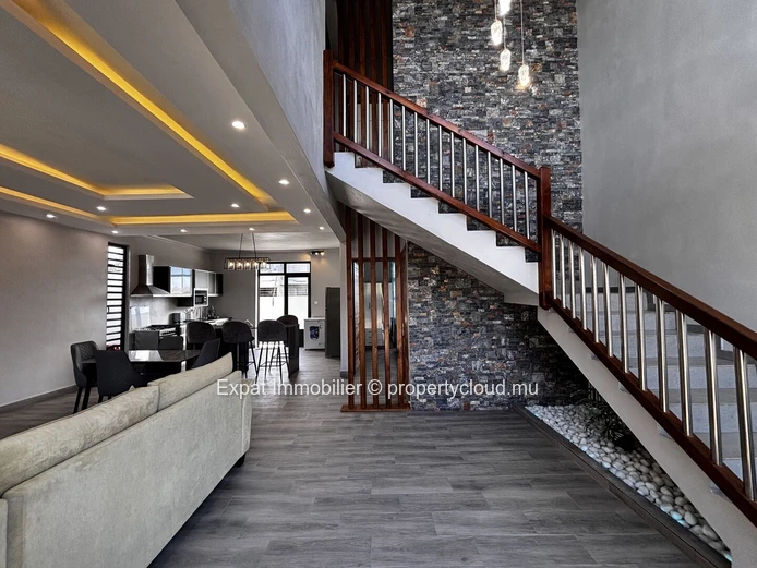 Villa contemporaine neuve avec piscine et grandes ouvertures vitrées – Grand Baie
