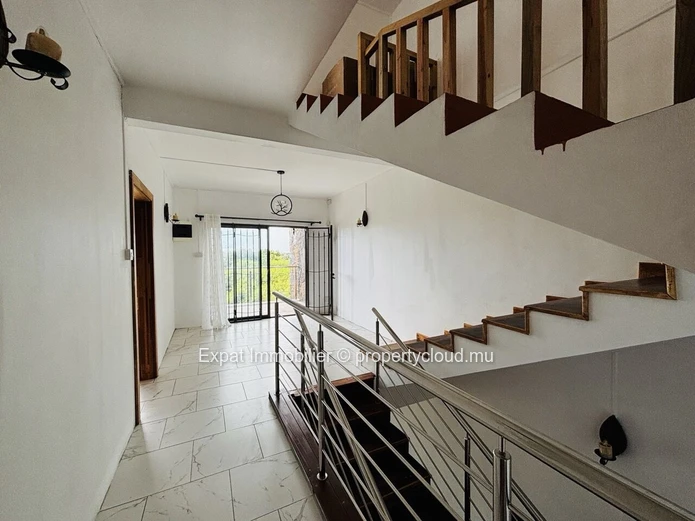 Duplex 3 Chambres Avec Piscine En Pierre Et Rooftop A Pereybere