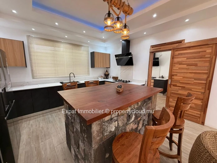 Villa familiale 5 chambres + bureau à louer – Pointe aux Canonniers, Coastal Road