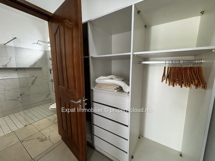 Exclusivité – Villa Contemporaine Avec Séjour Cathédrale, Jardin & Piscine – Péreybère