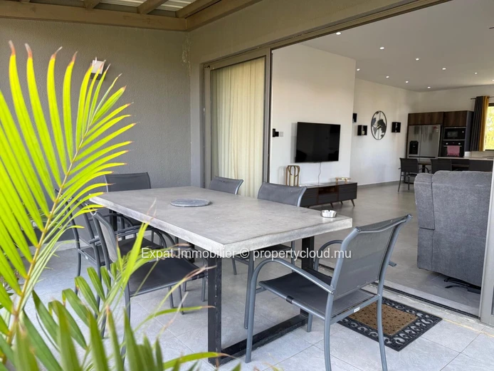 À vendre – Penthouse moderne avec rooftop et piscine privée à Péreybère