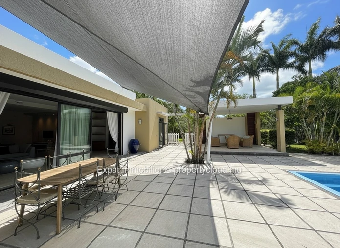 Villa D’Exception De 400 M² Sur 6000 M² De Jardin Paysager – Forêt Daruty