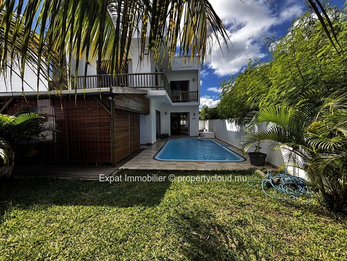 Villa familiale avec piscine et grands volumes – Grand Baie