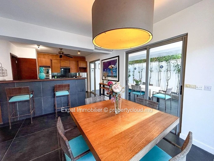 Splendide Villa en Résidence Sécurisée avec Accès Direct à la Mer à Pointe aux Canonniers