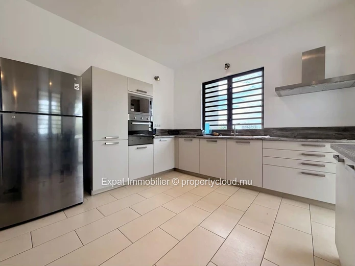 Penthouse d’exception avec vue panoramique sur le Coin de Mire – À louer à Cap Malheureux