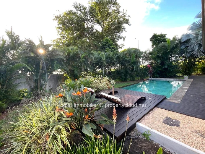 Villa D’Exception À Vendre En Exclusivite  – Mont Piton – Élégance, Sécurité & Confidentialité
