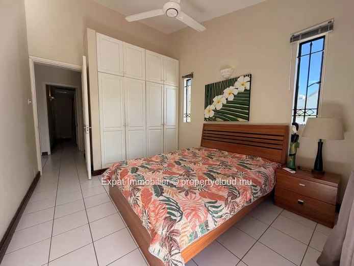 Maison familiale 3 chambres + bureau avec piscine et vue montagne – À louer à Tamarin