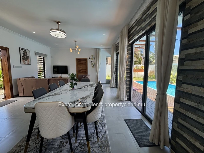 Villa 4 Chambres En Suites A Grand Baie Proche Super U – Volumes Rares & Emplacement Stratégique