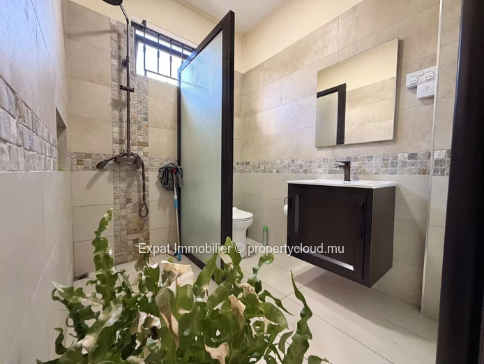 Studio 1 chambre à louer – Grand Baie, à proximité immédiate de Super U
