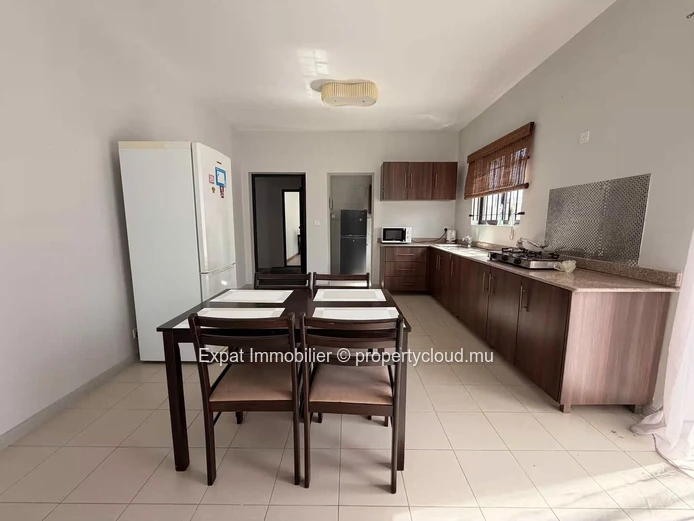 Appartement 2 chambres avec piscine commune à louer à Flic-en-Flac – À seulement 500 mètres de la plage
